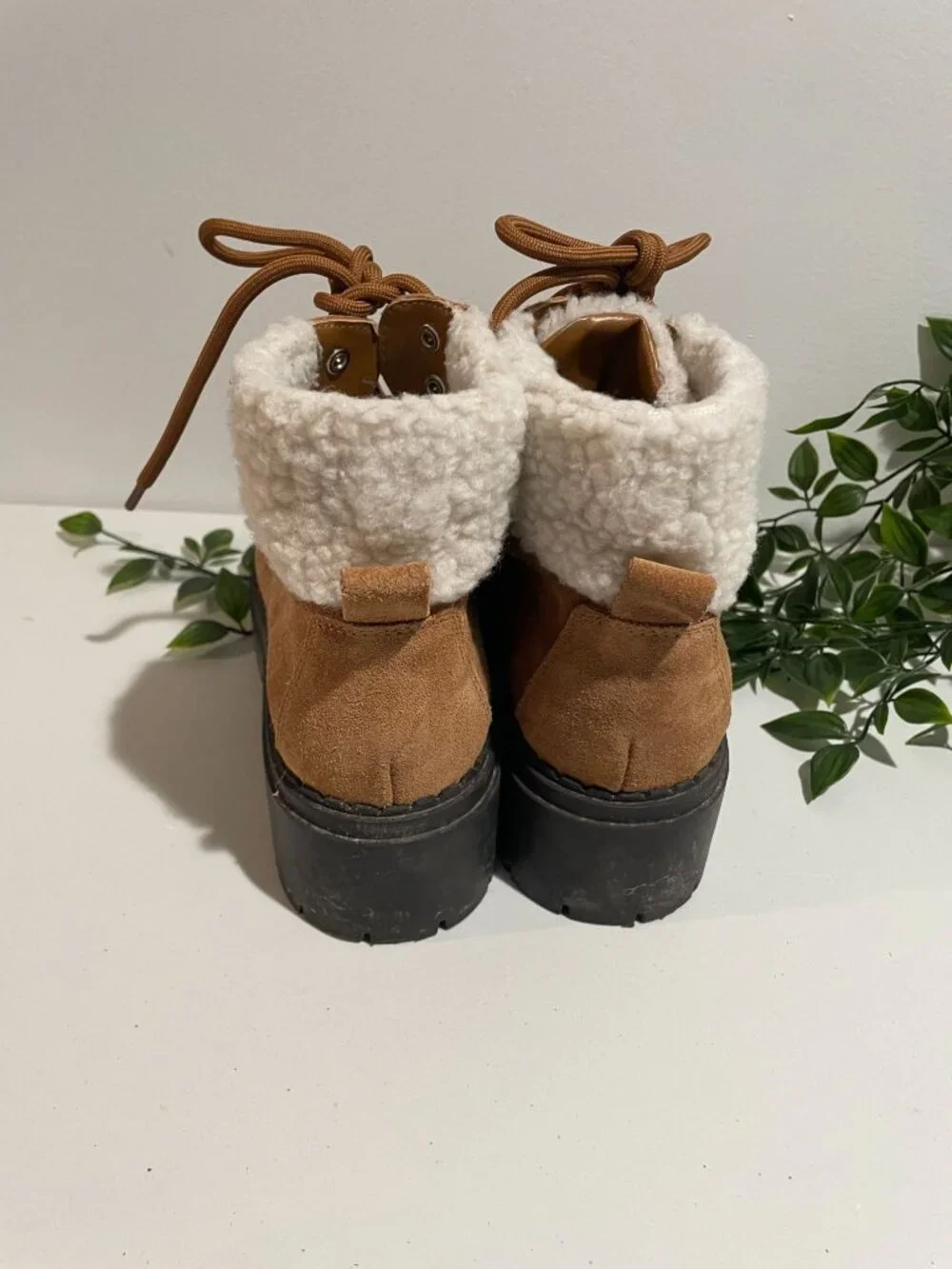 Marc Fisher Womens Faux Fur-Lined Suede Hiking Boots Size 8M Lace-Up CamelBrown